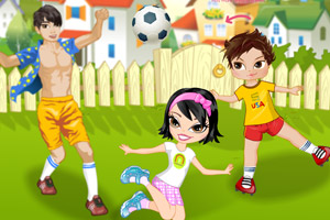 全家一起玩足球小游戏