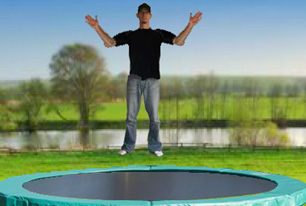 超级蹦蹦床小游戏